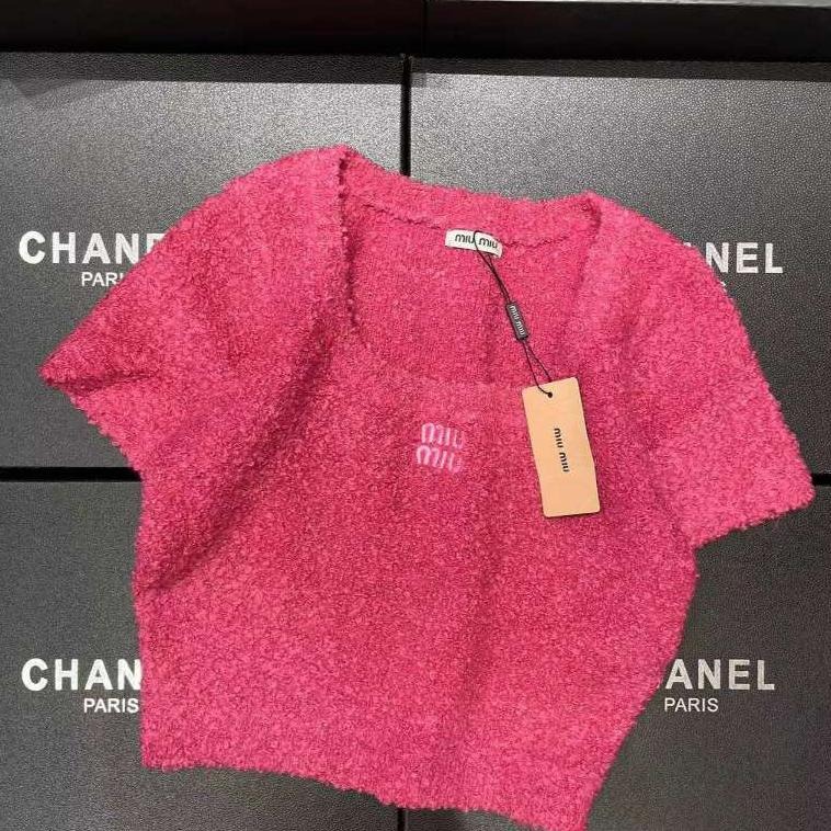 Aurora 購物分享💕 MiuMiu 新款刺繡字母 毛巾線紗短袖上衣-細節圖10