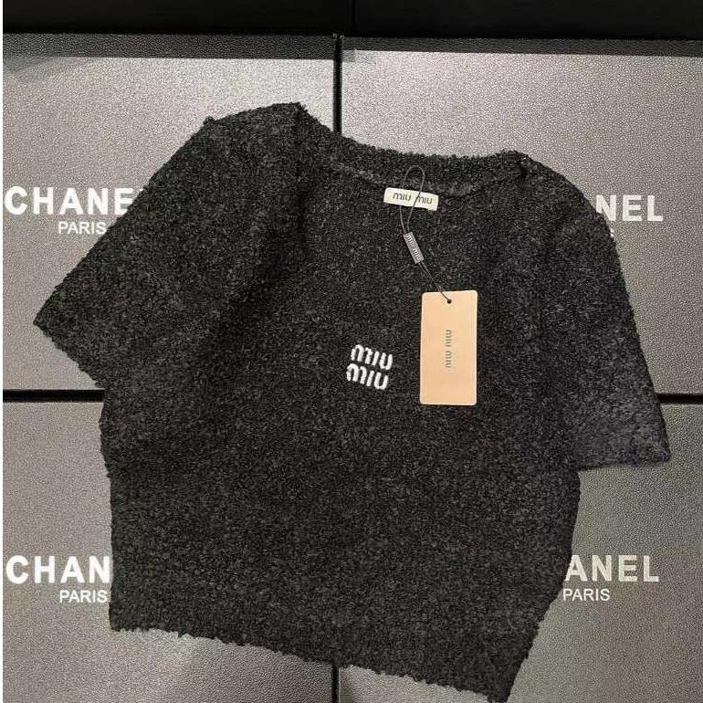 Aurora 購物分享💕 MiuMiu 新款刺繡字母 毛巾線紗短袖上衣-細節圖14