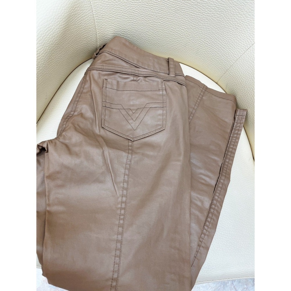 【二手】iROO拿鐵色雙釦顯瘦皮褲-AS-細節圖2
