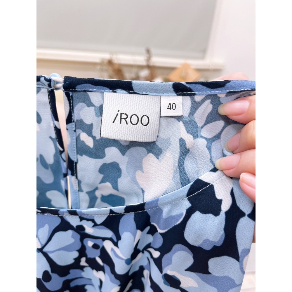 【二手】iROO藍色碎花雪紡小露腰長袖上衣-AS-細節圖5