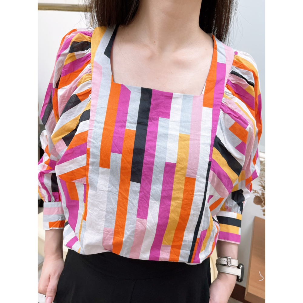 【二手】iROO幾何線條小方領長袖上衣-AS-細節圖4