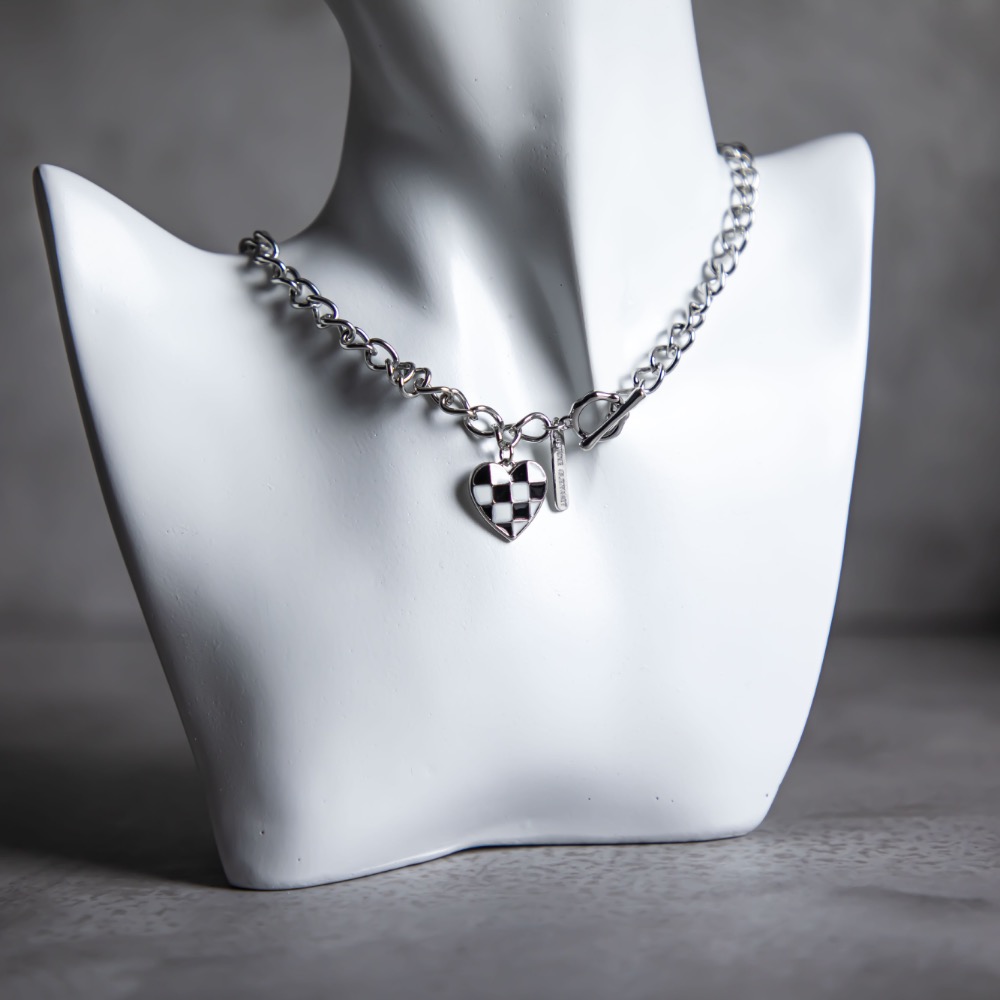 「美物選品」設計感棋盤格愛心項鍊-細節圖2