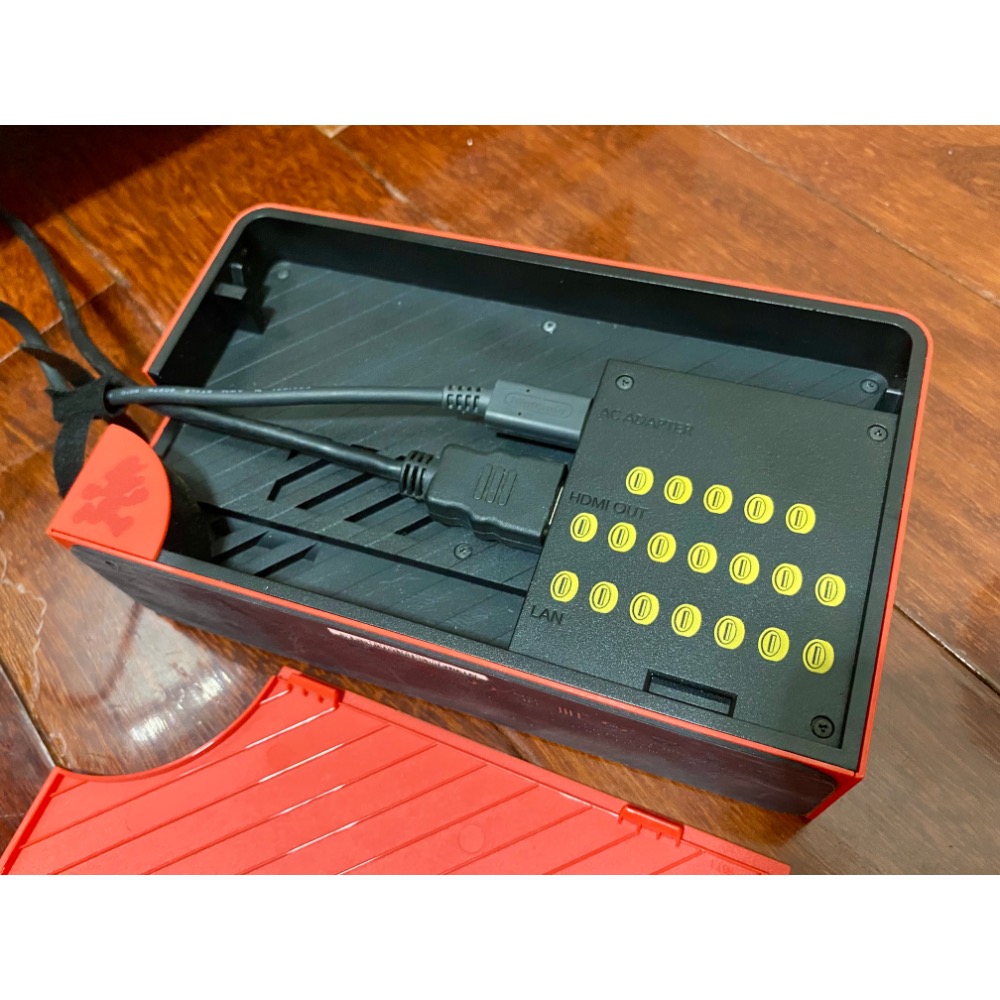 任天堂NS Switch OLED 瑪利歐亮麗紅 遊戲機 掌機-細節圖9