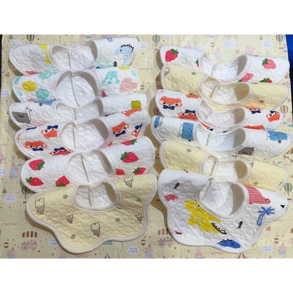 新生兒👶嬰幼兒 男女寶寶吸水力好 花邊圍兜  〝 有厚〞  隨機  隨機-細節圖2