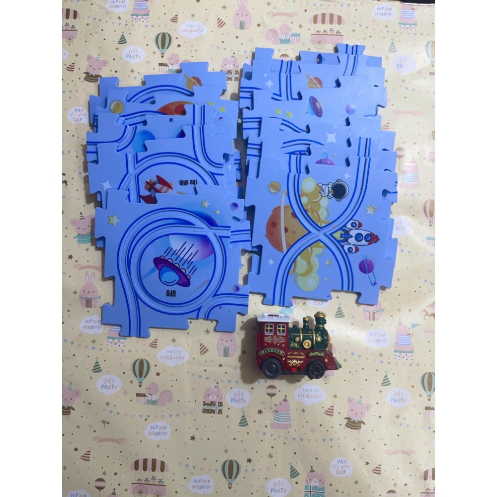 Toy Planet  益智拼圖軌道車  〝98成新〞 🎈  配件 : 12個軌道片.一台火車.12個零件-規格圖3