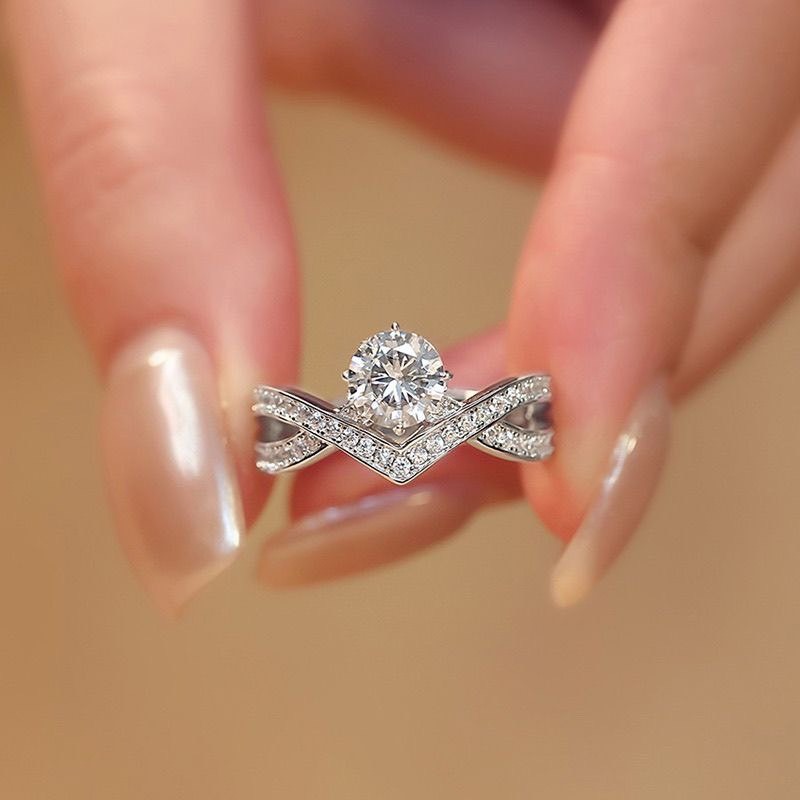 閃亮 莫桑石  戒指   ( 戒圍可調 )  有附盒子-細節圖2