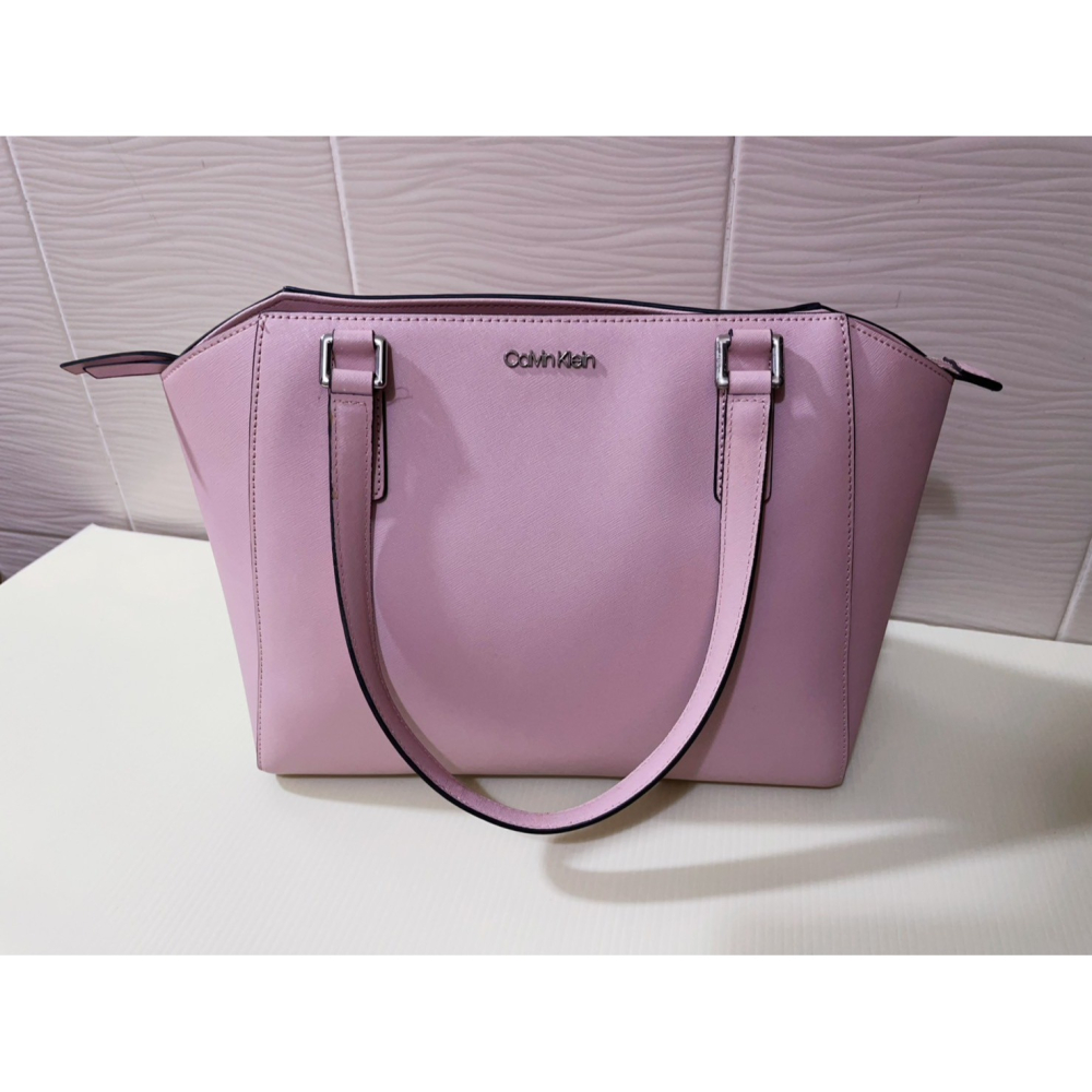 Calvin Klin 肩背包  9.9成新  只背過一次-細節圖2