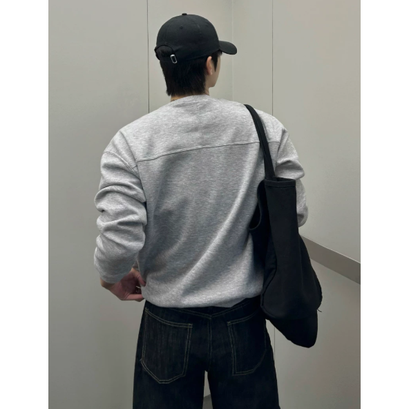 【YT SHOP】滿額送贈品｜韓國｜🇰🇷｜設計感圓領T恤男｜簡約風圓領衛衣男士秋季寬鬆純色套頭衫韓系通勤基礎款上衣-細節圖5