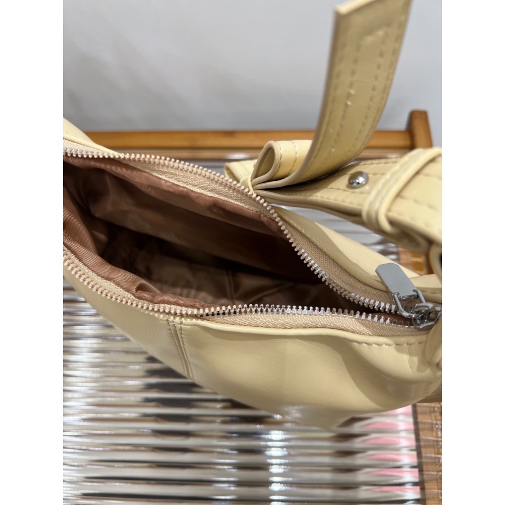 「V+ACC」韓系水餃包 銀色 奶油黃 蝴蝶結-細節圖3