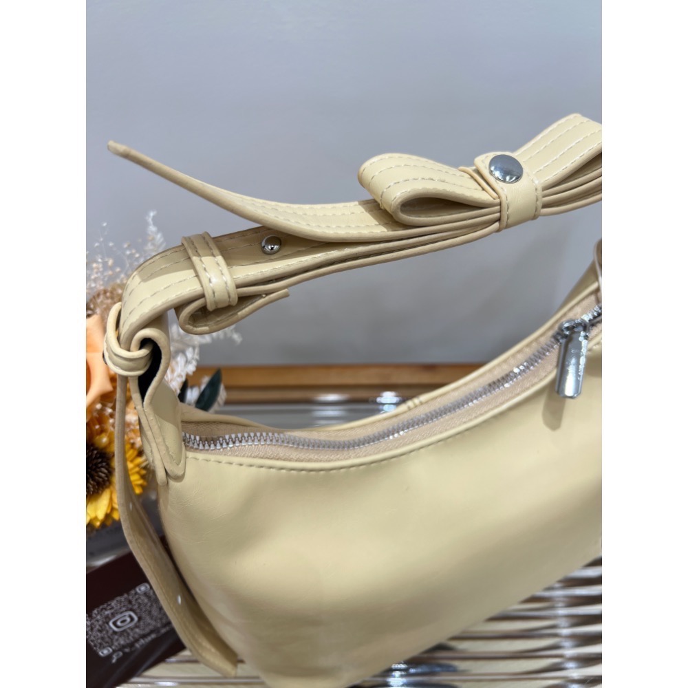 「V+ACC」韓系水餃包 銀色 奶油黃 蝴蝶結-細節圖4