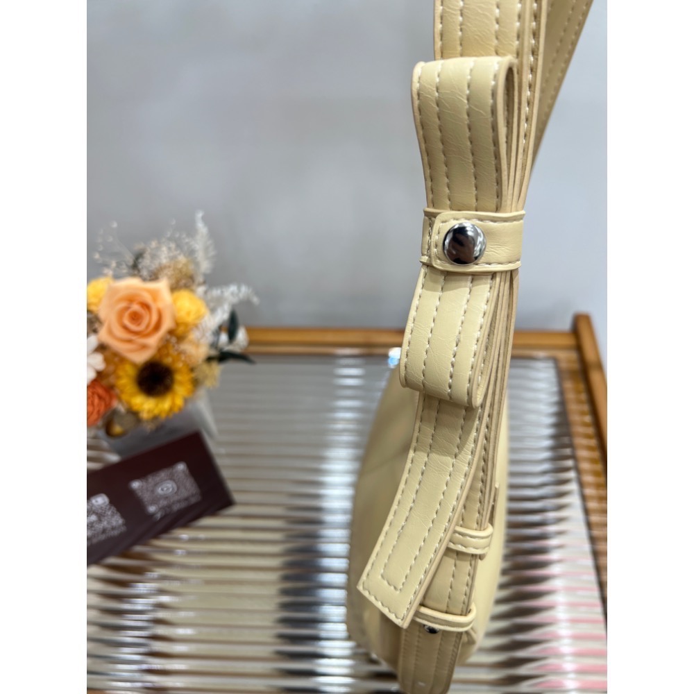 「V+ACC」韓系水餃包 銀色 奶油黃 蝴蝶結-細節圖5