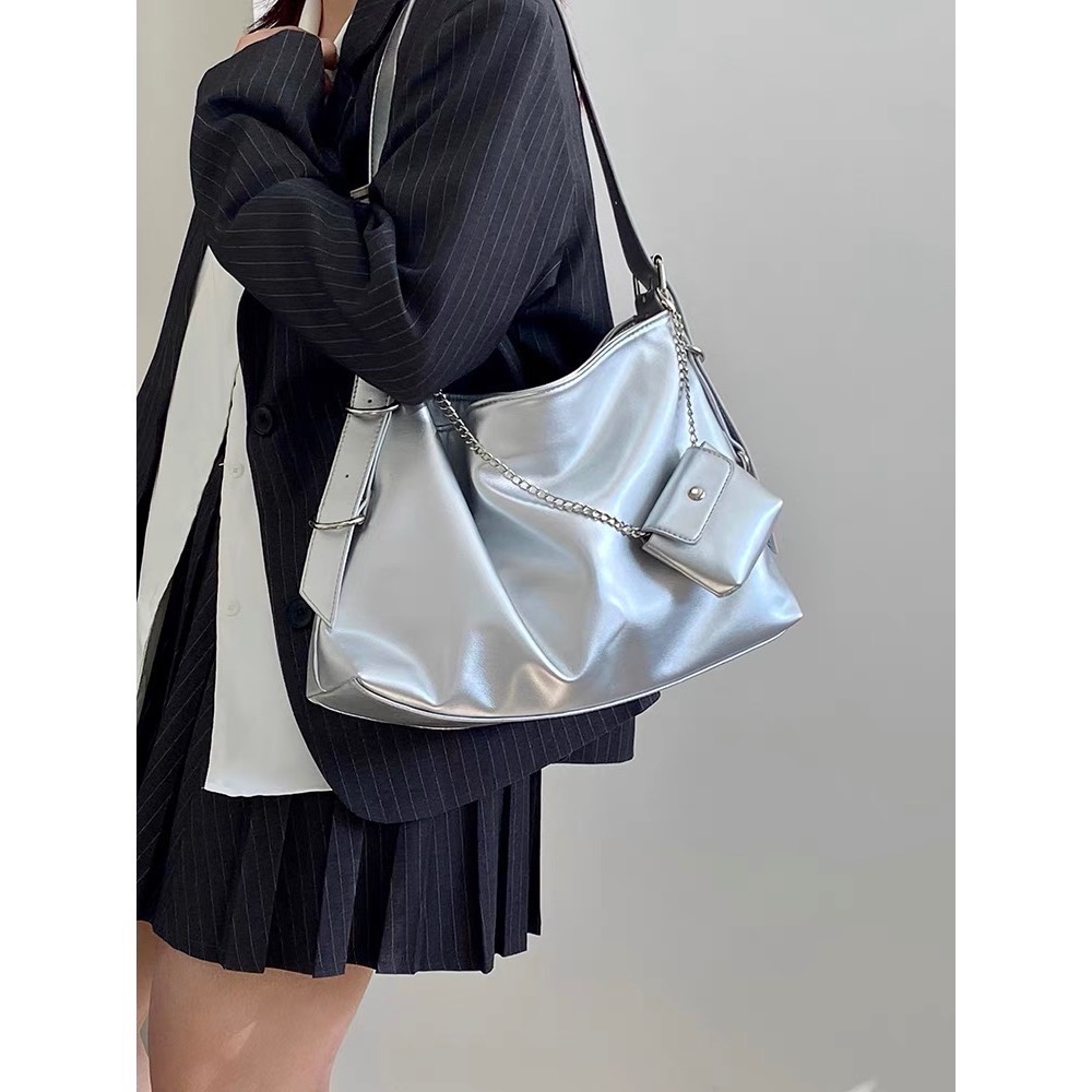 「V+ACC」韓系托特包 斜背包 大容量 附吊飾零錢包-細節圖3