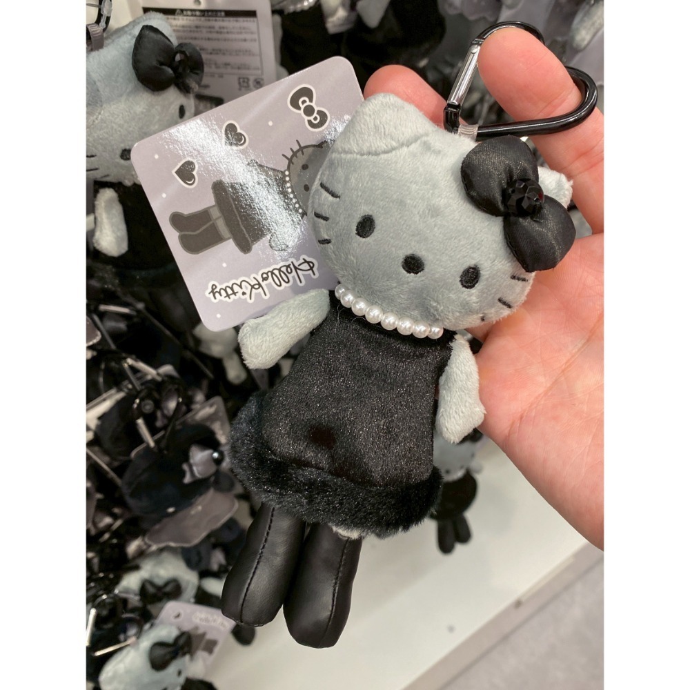 KT銀灰長腿-黑色洋裝珍珠項鍊