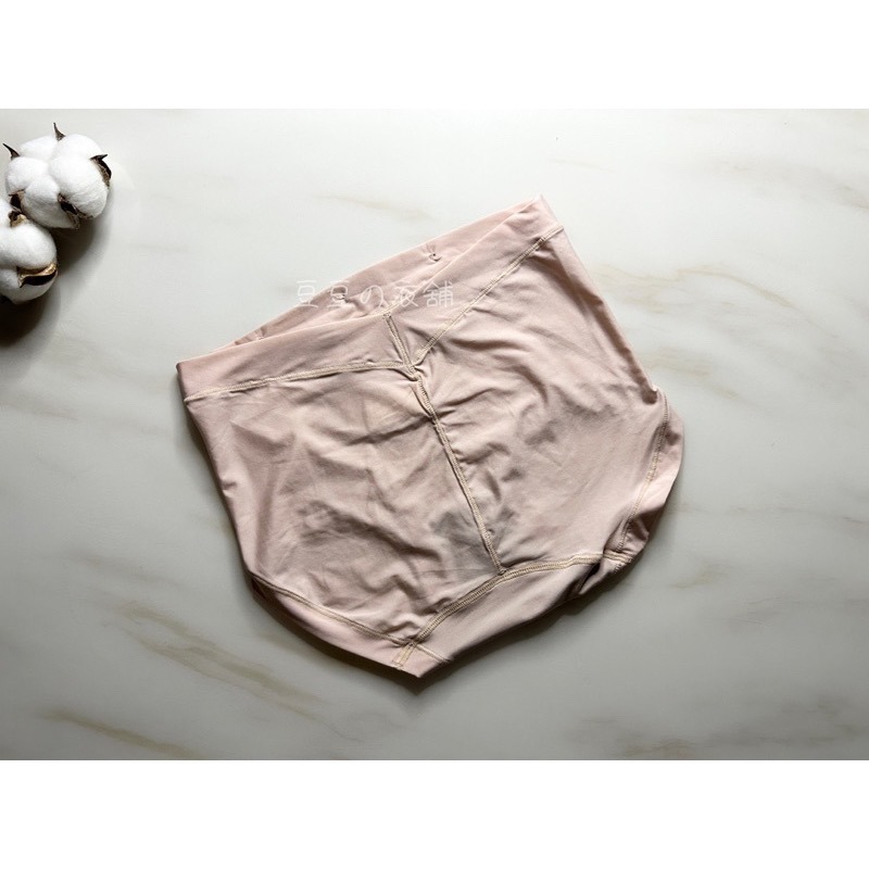 #332 台灣製 膠原蛋白 竹炭褲底 包臀 透氣 吸濕排汗 彈力 棉 中低腰 女生內褲 女內褲 內褲-細節圖4