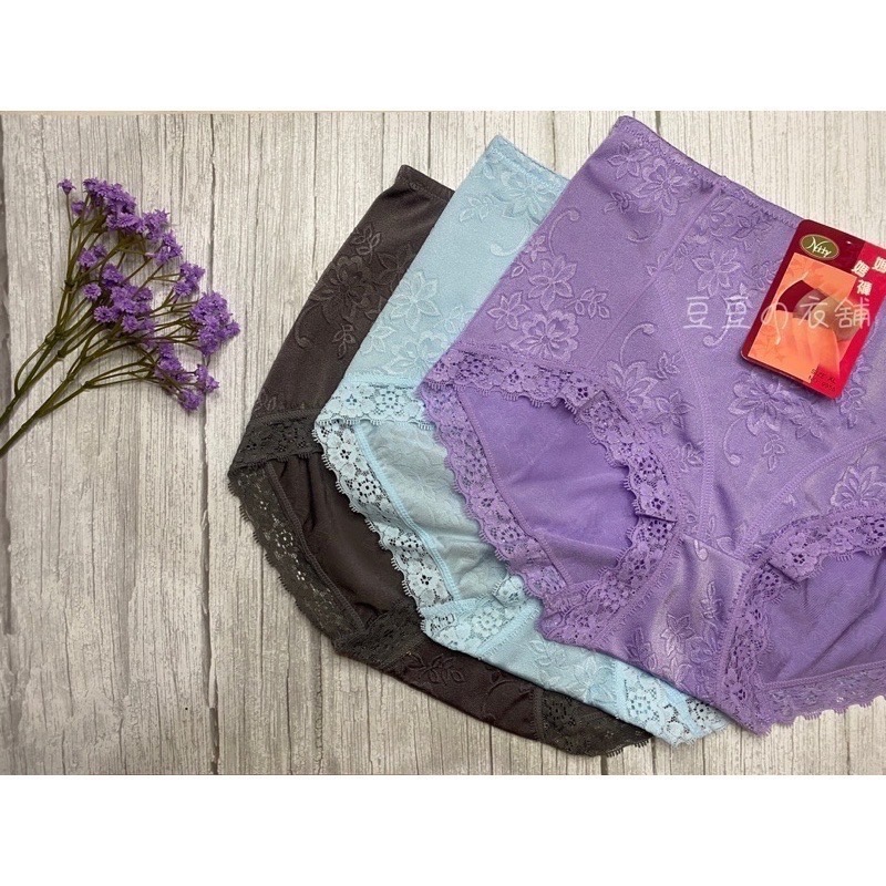 #9955 媽媽推薦 彈力提花 無痕 蕾絲 性感 媽媽褲 中腰 加大 大尺碼內褲 女生內褲 女內褲 內褲-細節圖4