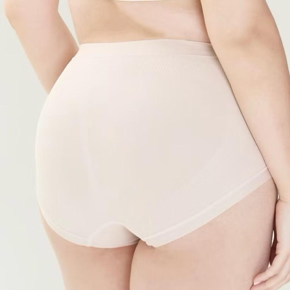#2401 SOFTLIGHT 舒芙蕾內褲 遠紅外線 無縫 無縫褲 棉 輕薄 服貼 中腰 女生內褲 內褲-細節圖4