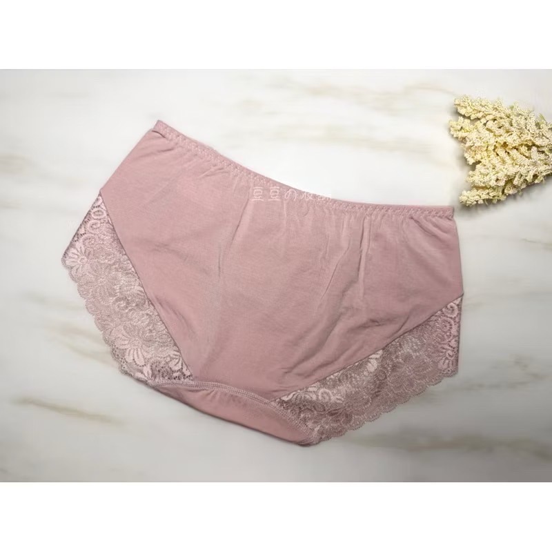 #68817 🇹🇼台灣監製 闆娘👍🏻推薦 天絲 莫代爾 蕾絲 蠶絲 親膚 棉 中腰 女生內褲 內褲-細節圖4