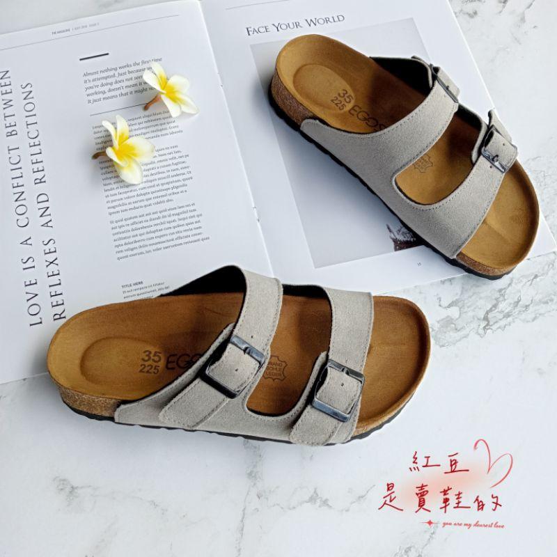 <紅豆是賣鞋的>🫰小編超推新色雙扣拖鞋、🇹🇼台灣手工製作拖鞋、👍中底牛皮+專利舒軟墊、高CP值平底拖鞋、百搭款-細節圖3