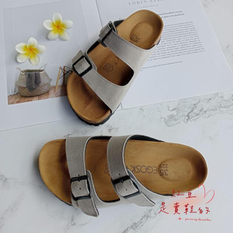 <紅豆是賣鞋的>🫰小編超推新色雙扣拖鞋、🇹🇼台灣手工製作拖鞋、👍中底牛皮+專利舒軟墊、高CP值平底拖鞋、百搭款-細節圖7