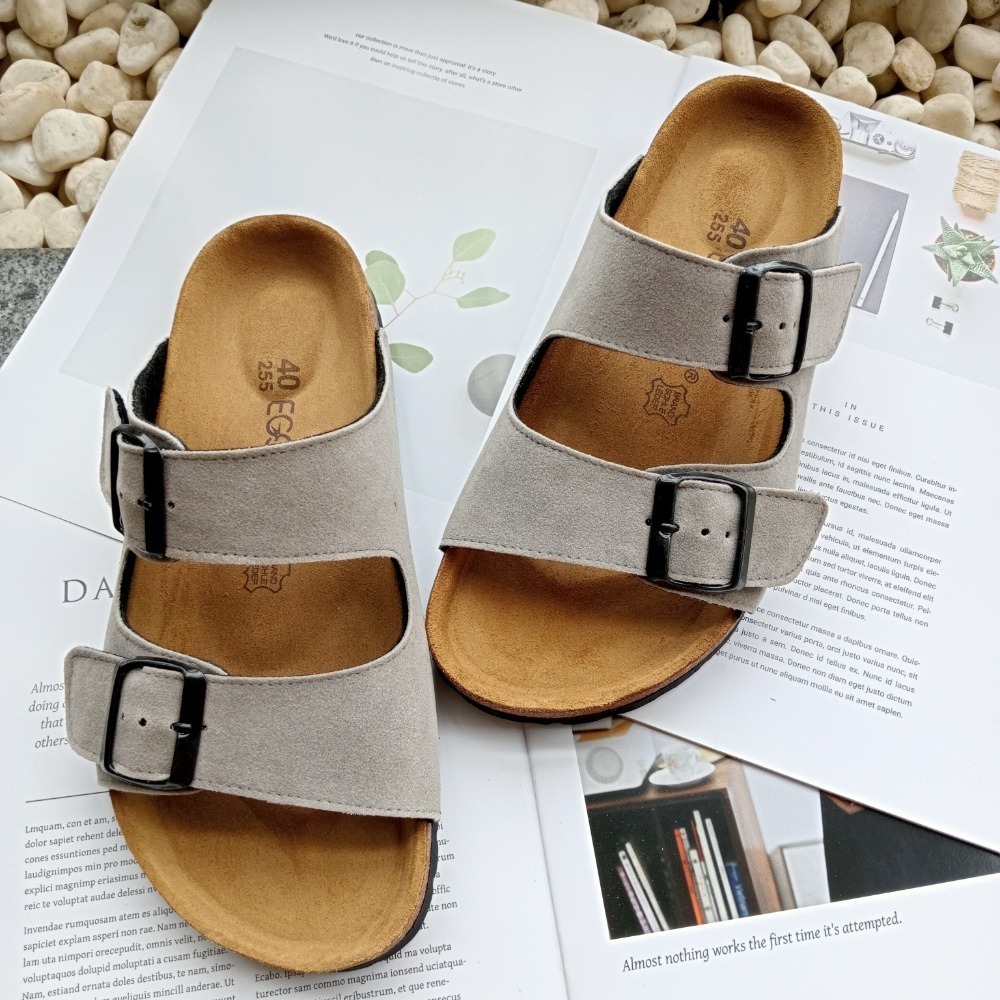 <紅豆是賣鞋的>🔥🔥🔥男生款灰色雙扣拖鞋、台灣手工製造優質拖鞋、百搭款拖鞋、中底牛皮+專利舒軟墊好穿拖鞋-細節圖3