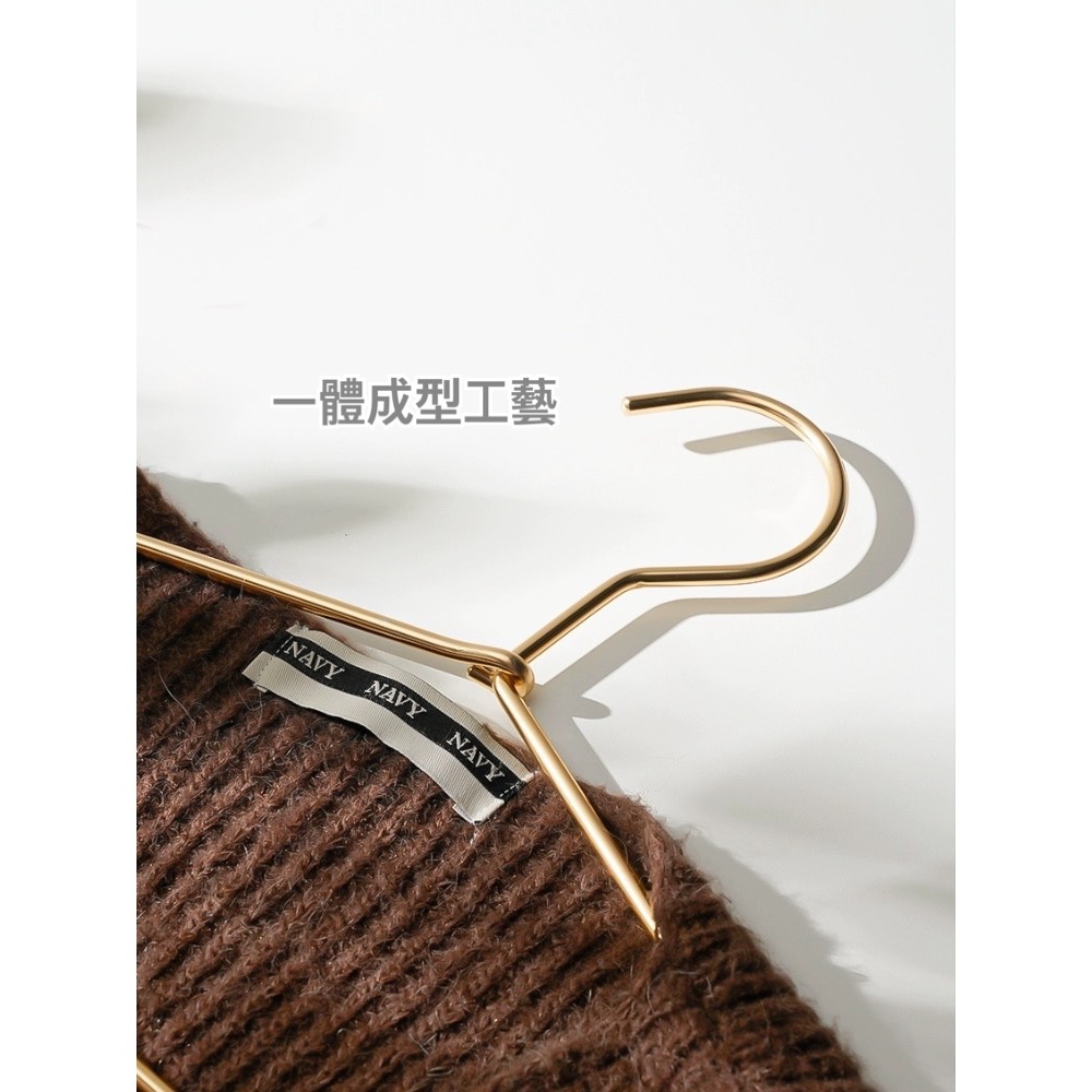 🌸ISFUN🌸 ⭐️現貨⭐️ 奢華時尚鋁合金無痕衣架-細節圖7