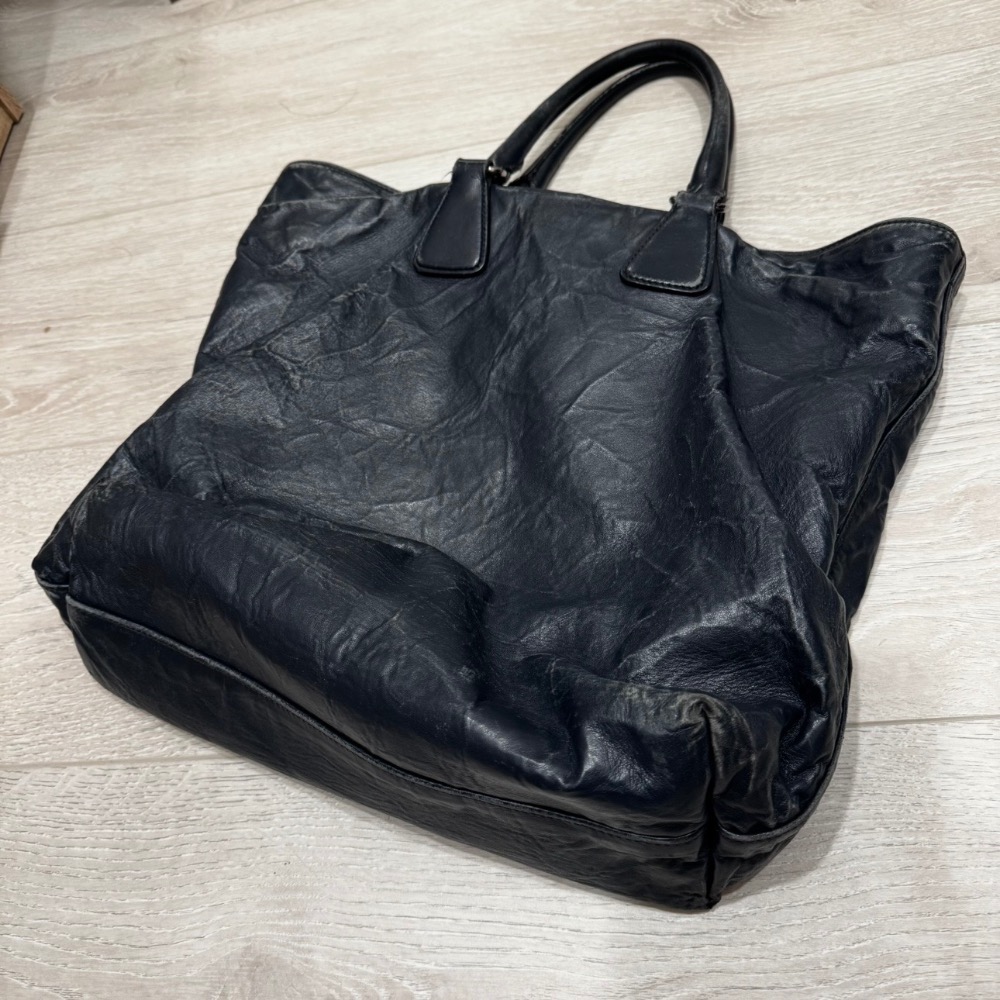 正版 Prada手提包 （二手商品，狀態不錯）-細節圖5