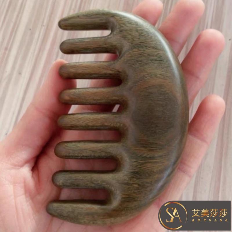 艾美莎莎💞現貨 多功能檀木梳 綠檀木寬齒按摩梳 綠木梳 綠檀木梳 經絡梳 頭部按摩 指壓按摩 綠檀木按摩梳 綠檀大齒梳-細節圖5