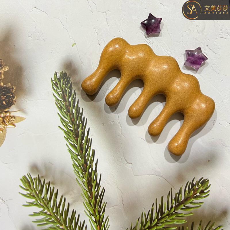 艾美莎莎💞台灣現貨 金絲檀 綠檀梳加厚按摩梳子 頭部放鬆舒壓按摩梳 經絡按摩梳 經絡梳淋巴排毒全身 經絡疏通指壓按摩刮痧-細節圖4