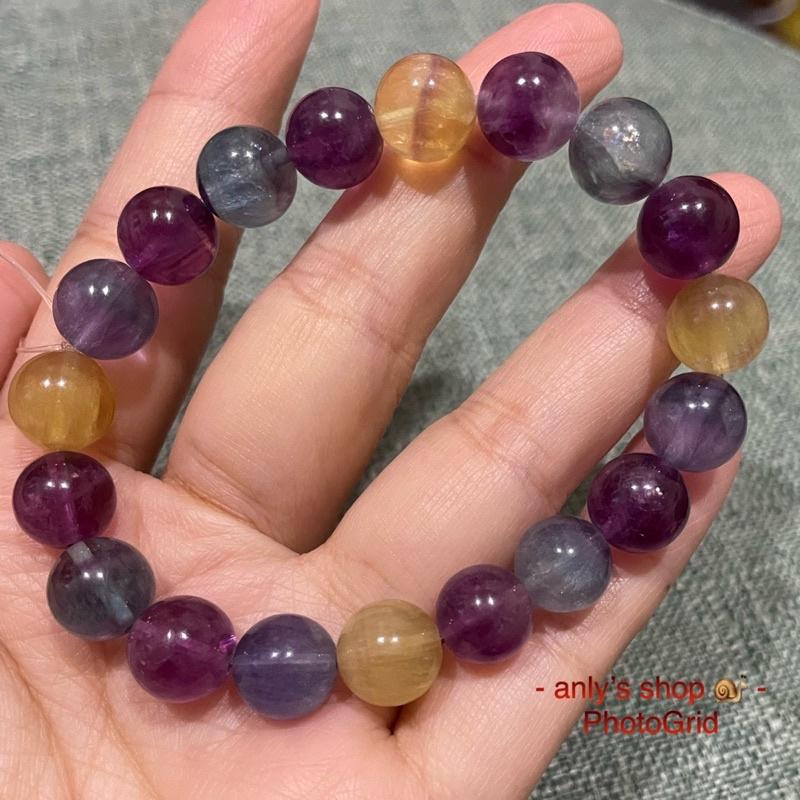 現貨 此商品 10mm+ 高彩 螢石手鍊❤️舒螢石 蘇螢石 螢石 櫻花紫螢 紫螢石 螢石共生 螢石串珠手鍊 舒螢石手鍊-細節圖4