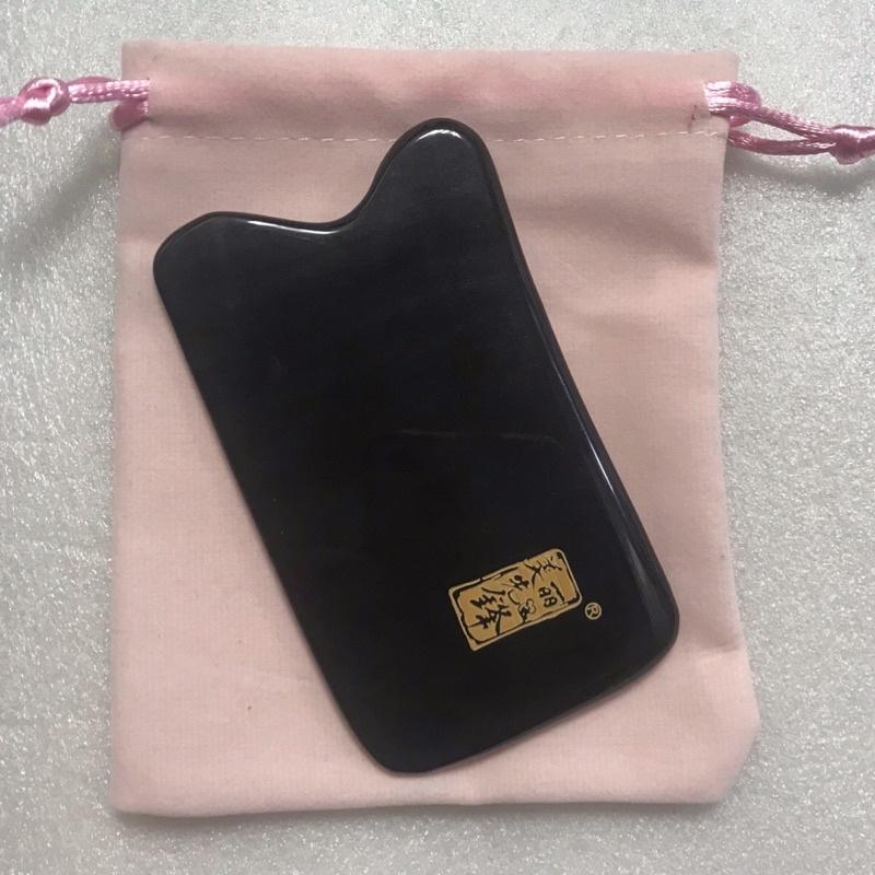 艾美莎莎💞天然牛角按摩器 牛角我齒梳 按摩刮痧板 牛角梳 眼睛臉部按摩 刮痧 牛角按摩板 穴道按摩 按摩器 刮痧按摩器-細節圖7