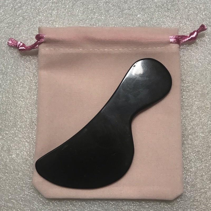 【艾美莎莎】送A醇精華液 牛角刮痧板 牛角魚形刮痧 臉部刮痧板 刮痧 撥筋棒 點穴筆 面部刮痧板 牛角刮痧 撥筋棒-細節圖2