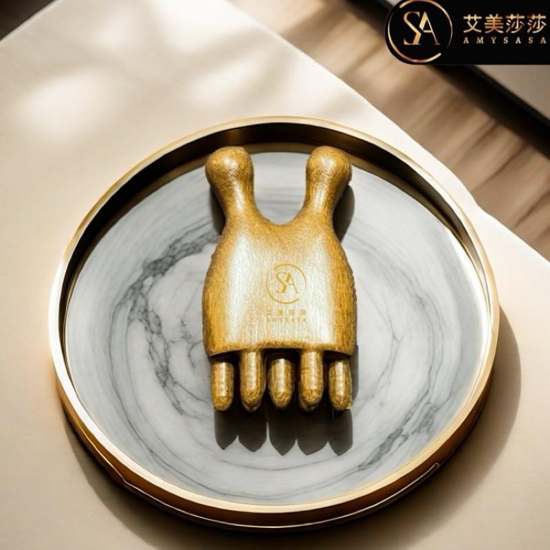 艾美莎莎💞現貨 金絲檀 多功能按摩梳 撥筋棒 鼻子按摩 鼻翼按摩 迎香穴 鼻樑按摩 刮鼻子 按摩梳 刮痧器 頭部頭療刮痧-細節圖3