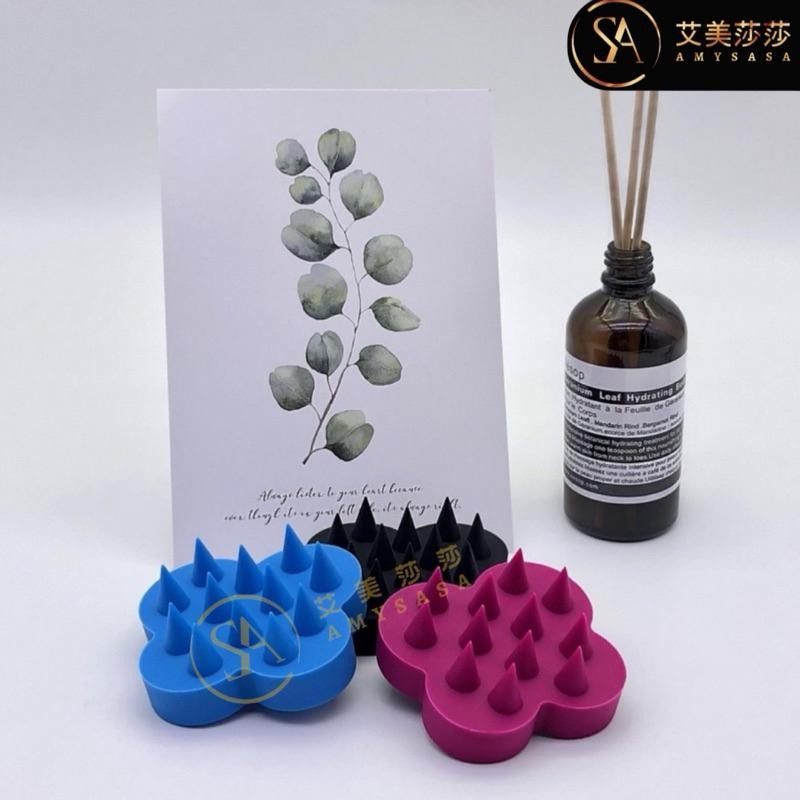 艾美莎莎💞現貨 高品質 舒活頭皮按摩刷 日式洗頭梳 洗髮梳 洗頭刷 按摩梳子 清潔頭皮 洗頭神器 日本uka 頭部按摩梳-細節圖3