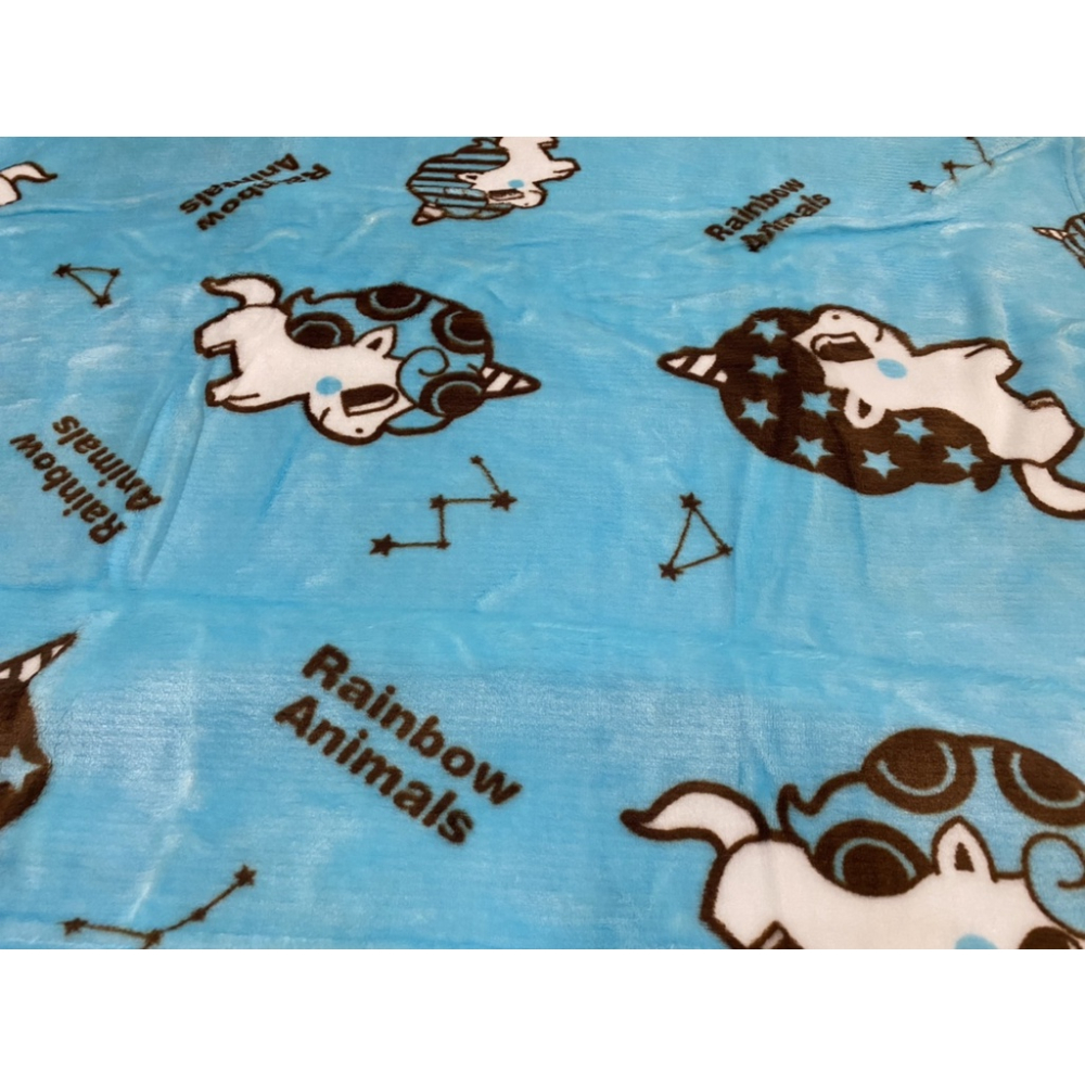 【台灣賣家24H出貨】冬天必備~ 兒童披肩毯 懶人毯 薄毯 斗篷 毯子 法蘭絨小被子 午睡毯 居家斗篷披風 斗篷浴巾-細節圖5