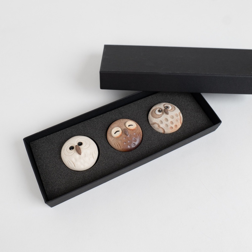 【日本製】 (信樂燒) 手工陶瓷貓頭鷹磁鐵禮盒-細節圖6
