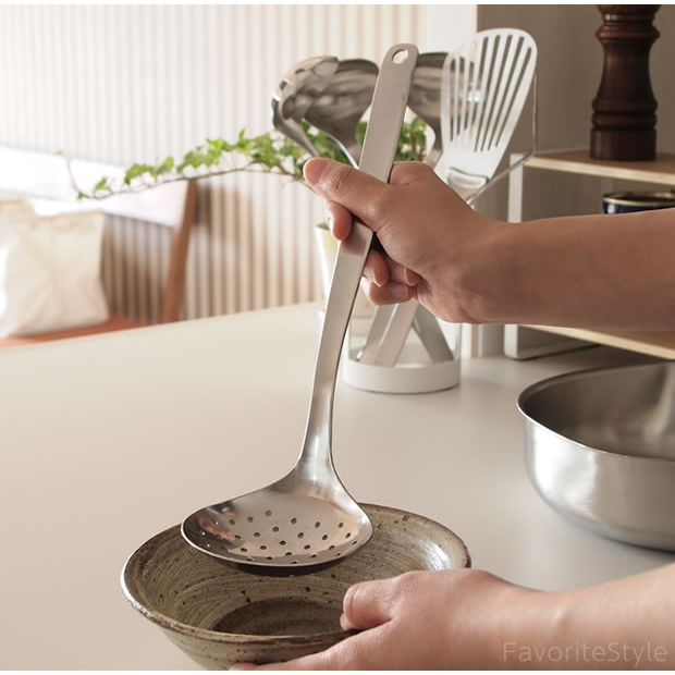 24hr出貨⚡️日本製 柳宗理 SORI YANAGI 不鏽鋼 圓孔杓 湯勺 濾湯勺 濾勺 有孔 漏勺 勺子-細節圖2