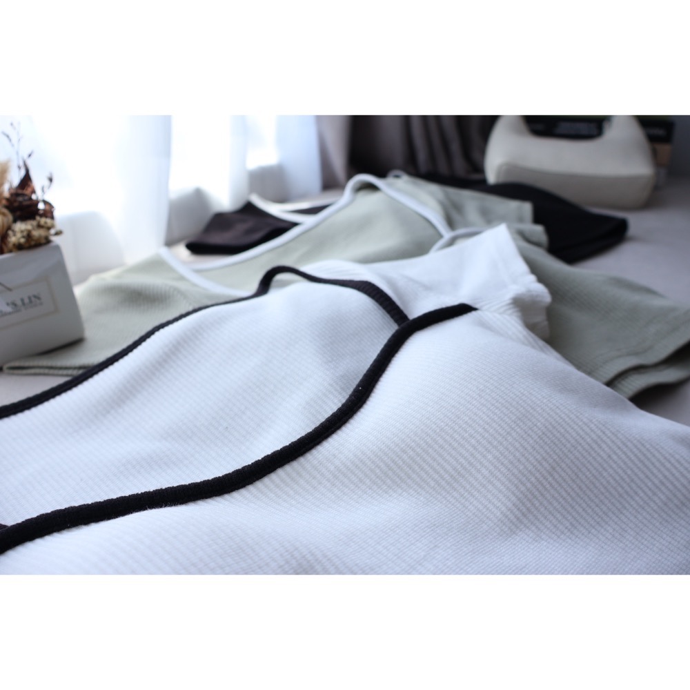 桃心領撞邊坑條胸墊T-細節圖2