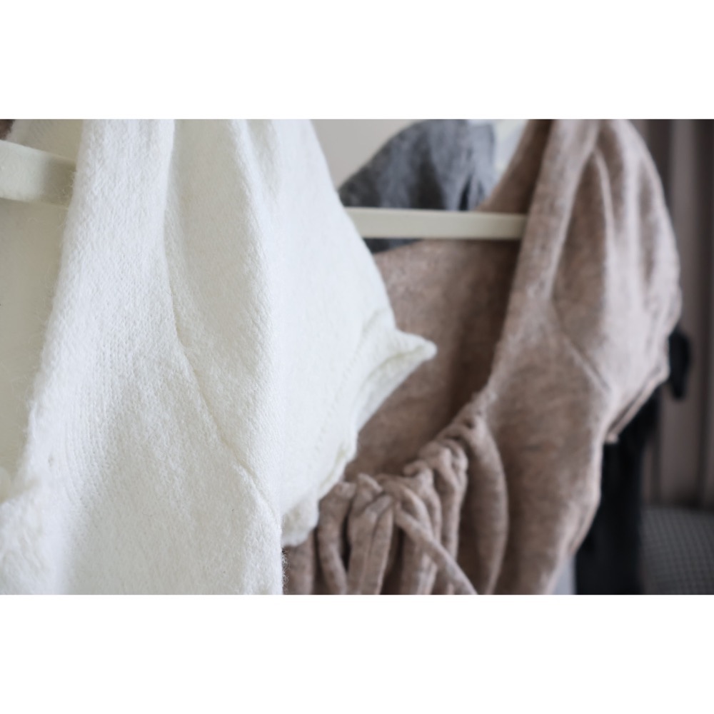 薄針織胸前抓皺小包袖上衣-細節圖2