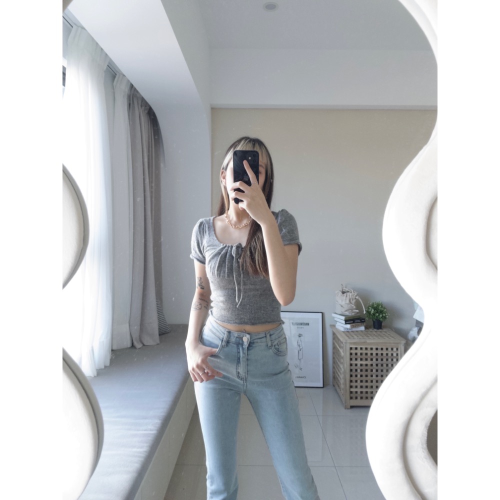 薄針織胸前抓皺小包袖上衣-細節圖7