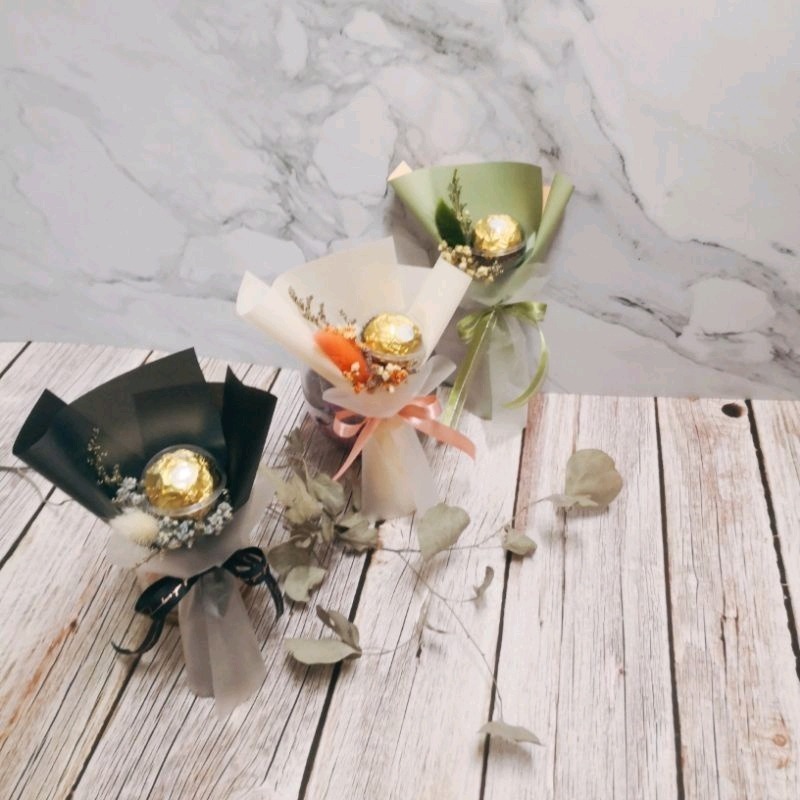 《現貨＋預購》熱銷款 平價金莎花束 乾燥花 小花束 情人節 畢業花束 金莎小花束🌺幸福朵兒🌺-細節圖3