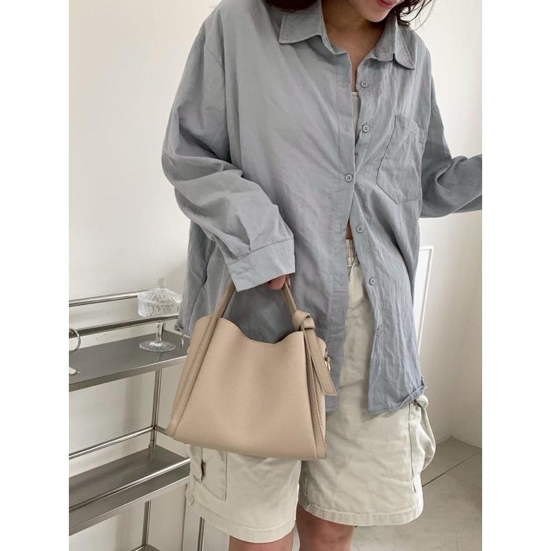 【𝐊𝐈𝐁𝐎𝐘𝐎】 荔枝紋百搭菜籃手提肩背包｜現貨-細節圖5