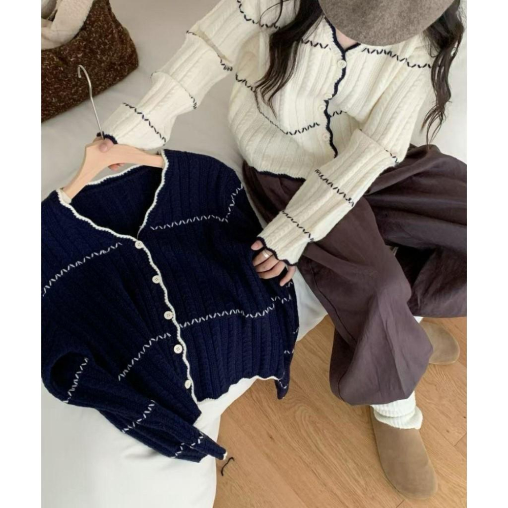 【𝐊𝐈𝐁𝐎𝐘𝐎】秋冬氣息拼線針織開襟外套｜現貨-細節圖3