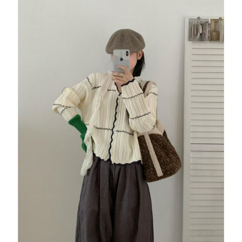 【𝐊𝐈𝐁𝐎𝐘𝐎】秋冬氣息拼線針織開襟外套｜現貨-細節圖5