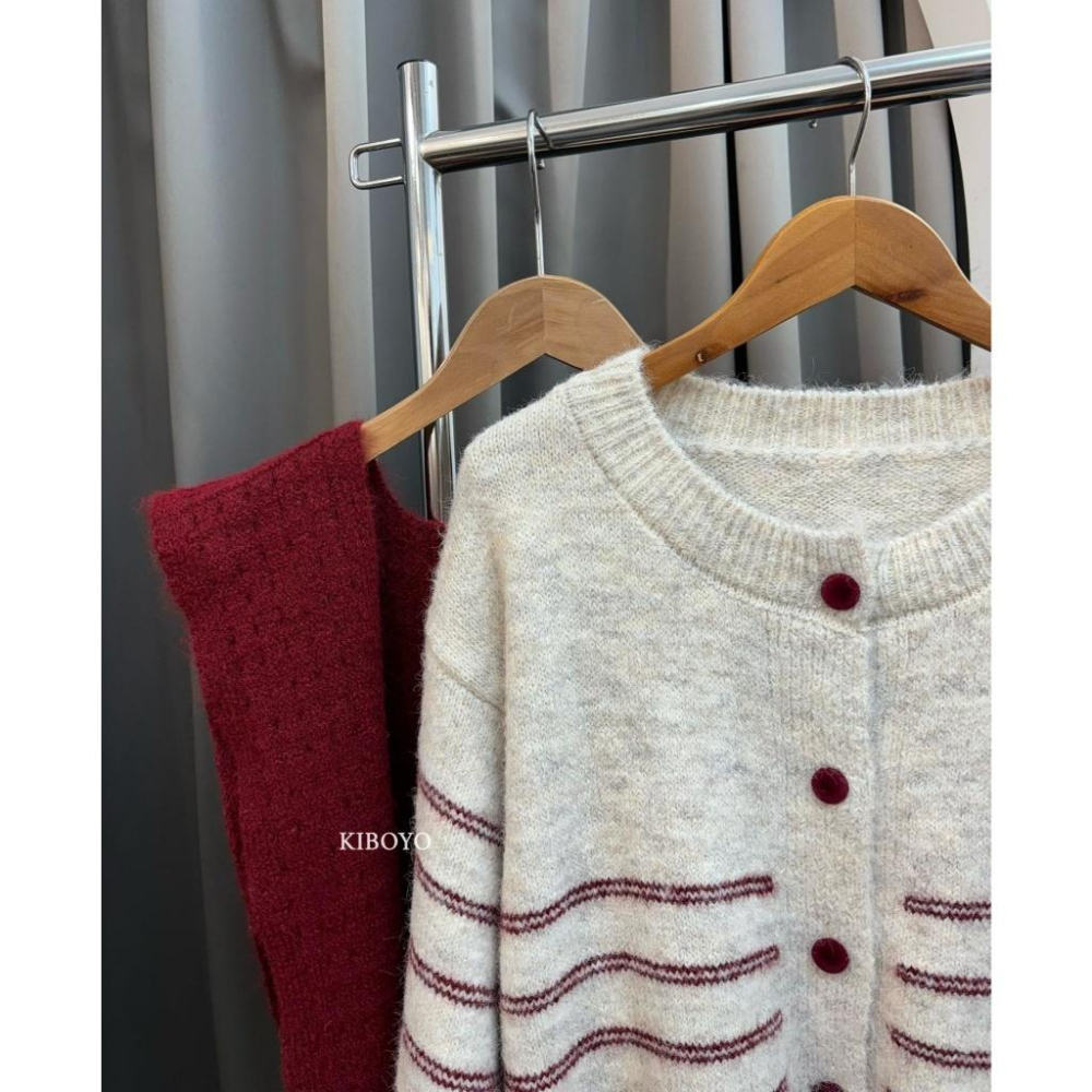 【𝐊𝐈𝐁𝐎𝐘𝐎】細緻橫條復古條紋披肩針織外套上衣｜現貨-細節圖4