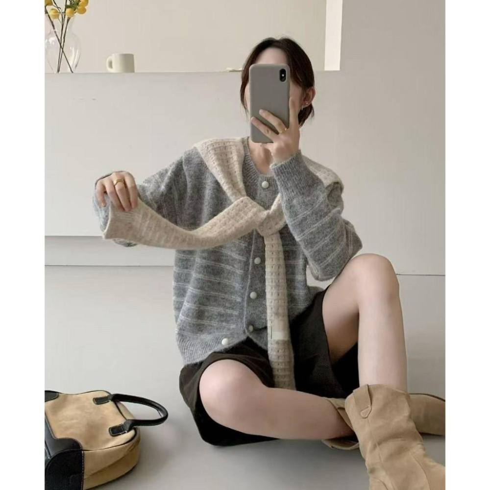 【𝐊𝐈𝐁𝐎𝐘𝐎】細緻橫條復古條紋披肩針織外套上衣｜現貨-細節圖5