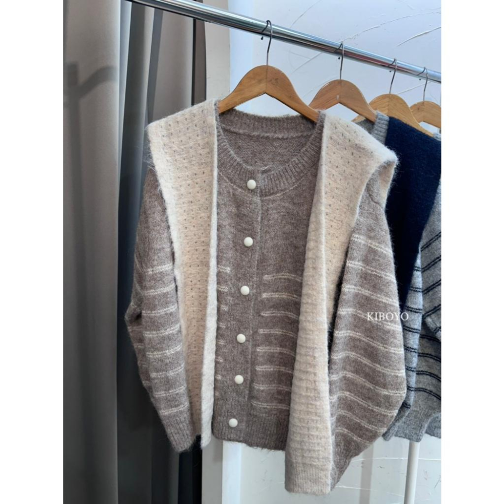 【𝐊𝐈𝐁𝐎𝐘𝐎】細緻橫條復古條紋披肩針織外套上衣｜現貨-細節圖7