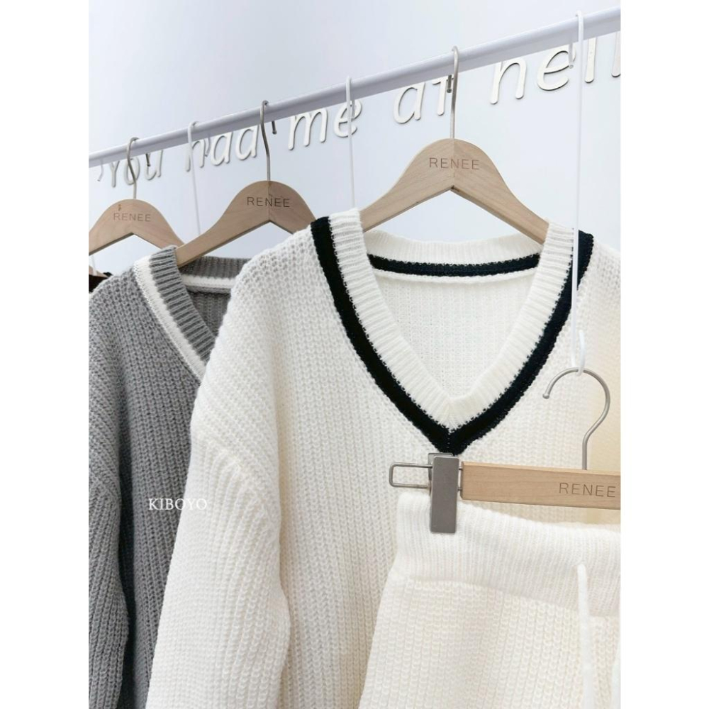 【𝐊𝐈𝐁𝐎𝐘𝐎】寬鬆學院風V領撞色條紋針織套裝｜現貨-細節圖2