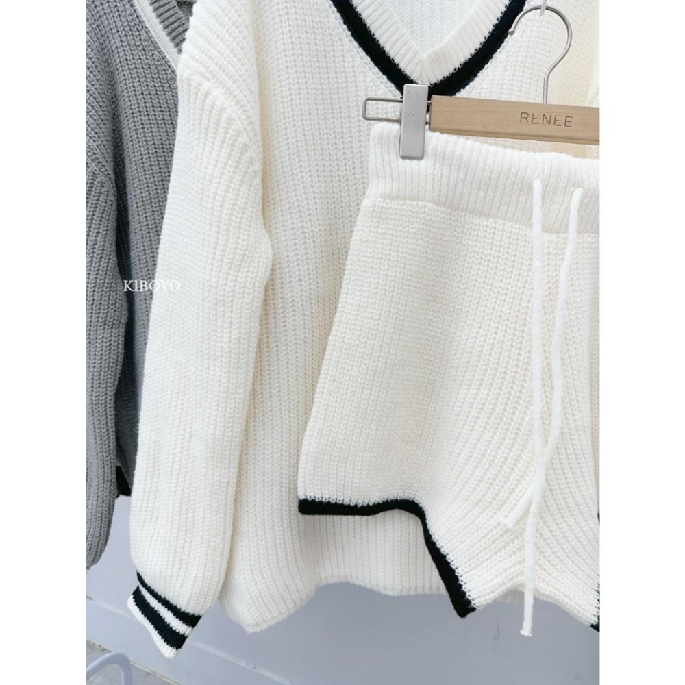 【𝐊𝐈𝐁𝐎𝐘𝐎】寬鬆學院風V領撞色條紋針織套裝｜現貨-細節圖3