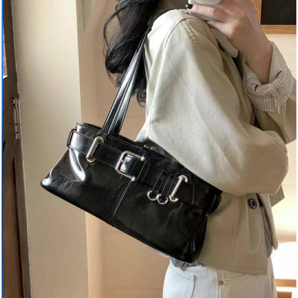 韓國TRO 高級感皮帶扣機車肩背包-細節圖5