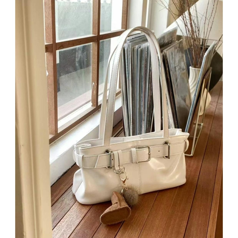 韓國TRO 高級感皮帶扣機車肩背包-細節圖10